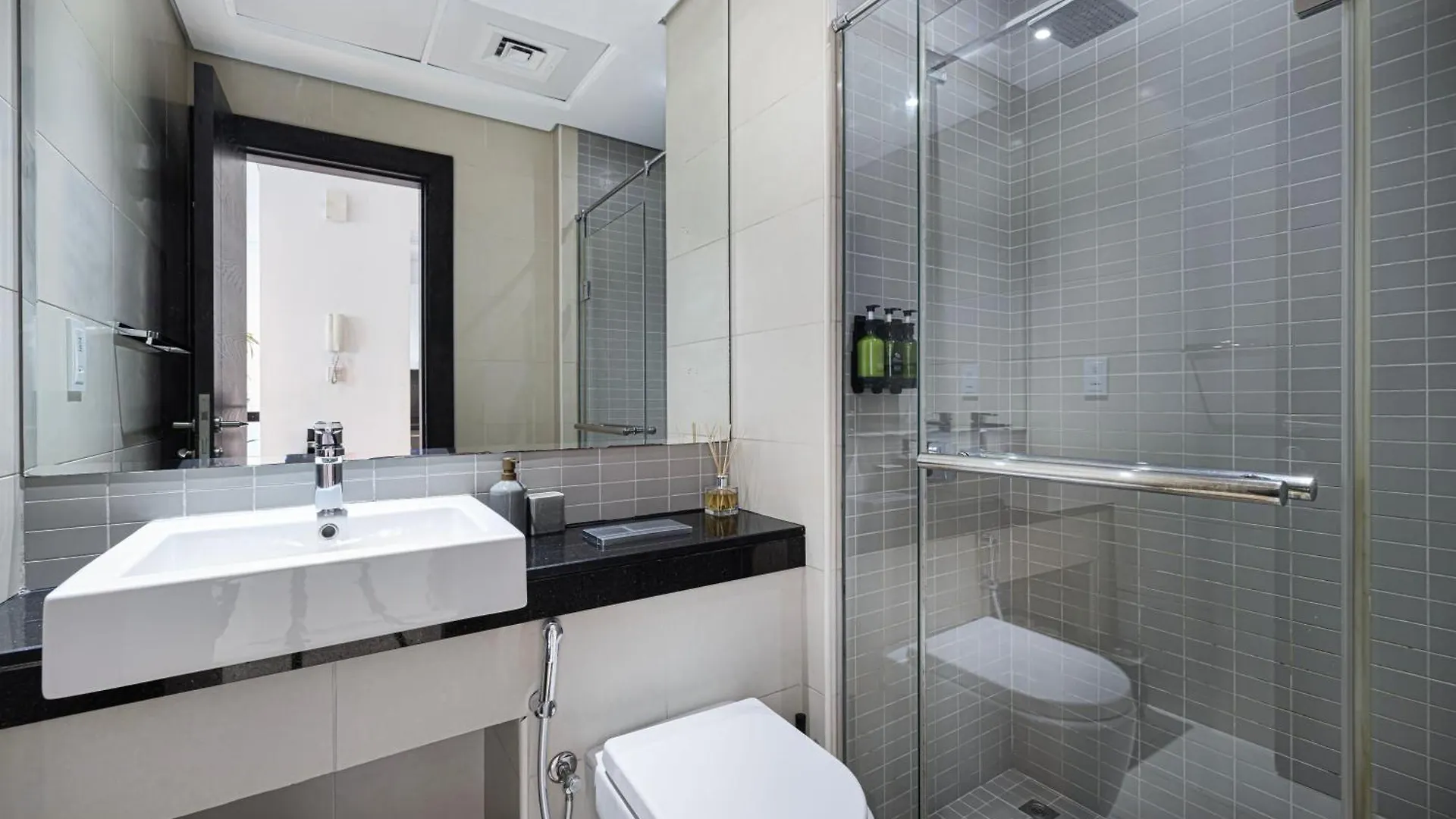 High-Floor Marina View - Balcony, Pool And Gym Apartment Dubai 0*,  United Arab Emirates